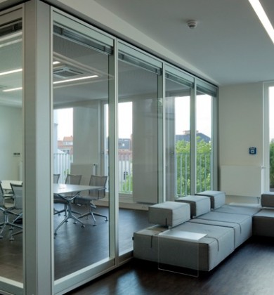 Sound-proof moveable wall