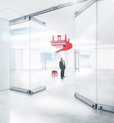 Moveable glass partitions